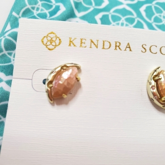 Kendra Scott Pink Gold Toned Studs New Bag - Picture 6 of 6